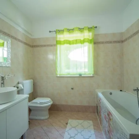 Three Bedroom With Balcony Apartament