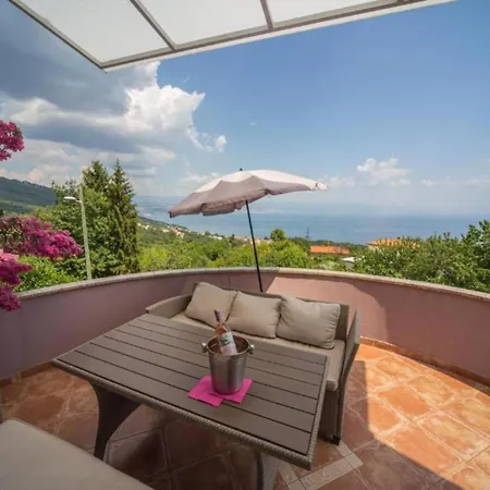 Apartament Three Bedroom With Balcony