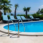 Three Bedroom With Balcony Apartament