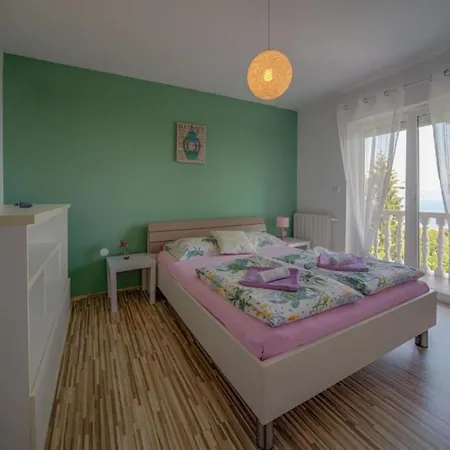 Three Bedroom With Balcony Апартаменти