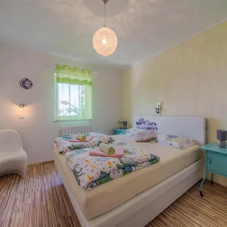 Апартаменти Three Bedroom With Balcony *