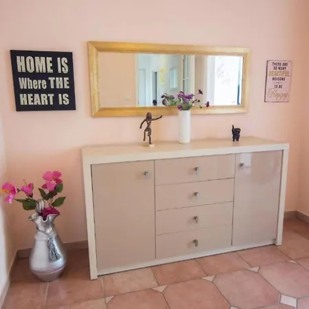 Three Bedroom With Balcony Опатія