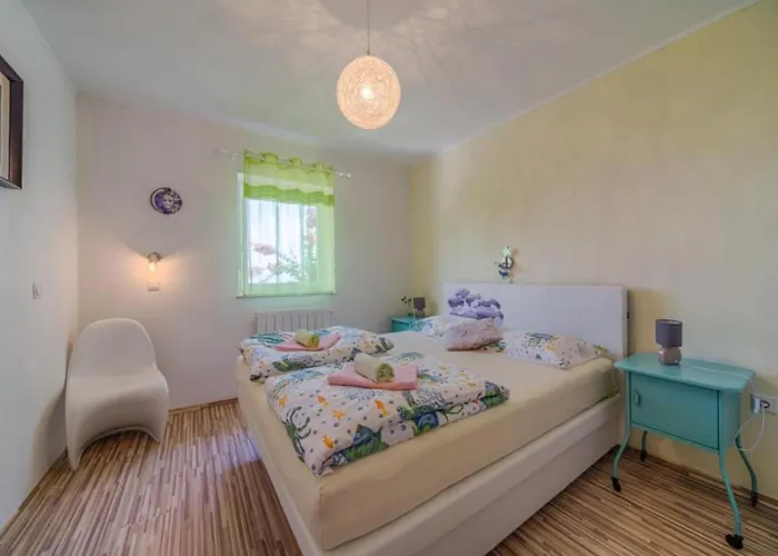 Apartment Three Bedroom With Balcony *