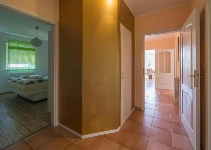 Apartment Three Bedroom With Balcony *